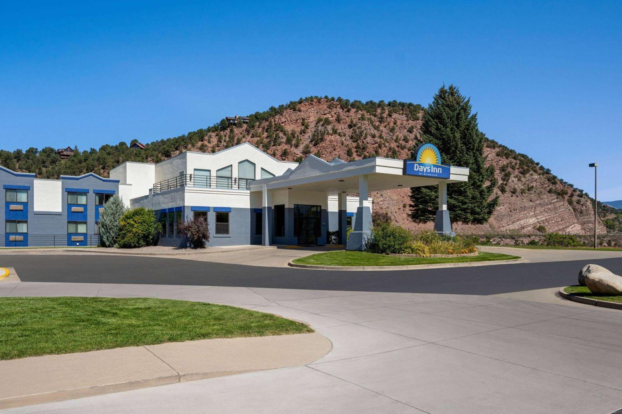 Days Inn By Wyndham Carbondale Kültér fotó